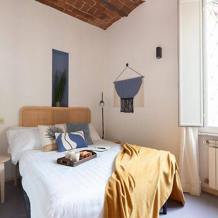 The Best Rent - Two-Bedroom Apartment With Terrace Near Trevi Fountain Рим Екстер'єр фото