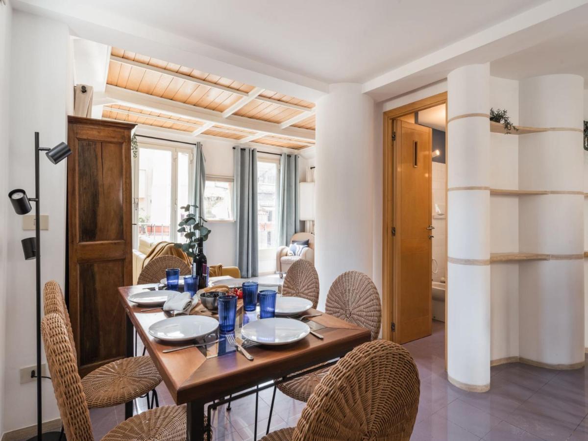 The Best Rent - Two-Bedroom Apartment With Terrace Near Trevi Fountain Рим Екстер'єр фото