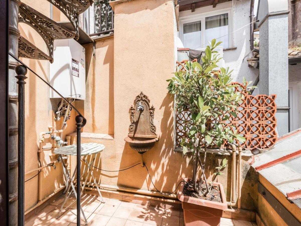 The Best Rent - Two-Bedroom Apartment With Terrace Near Trevi Fountain Рим Екстер'єр фото