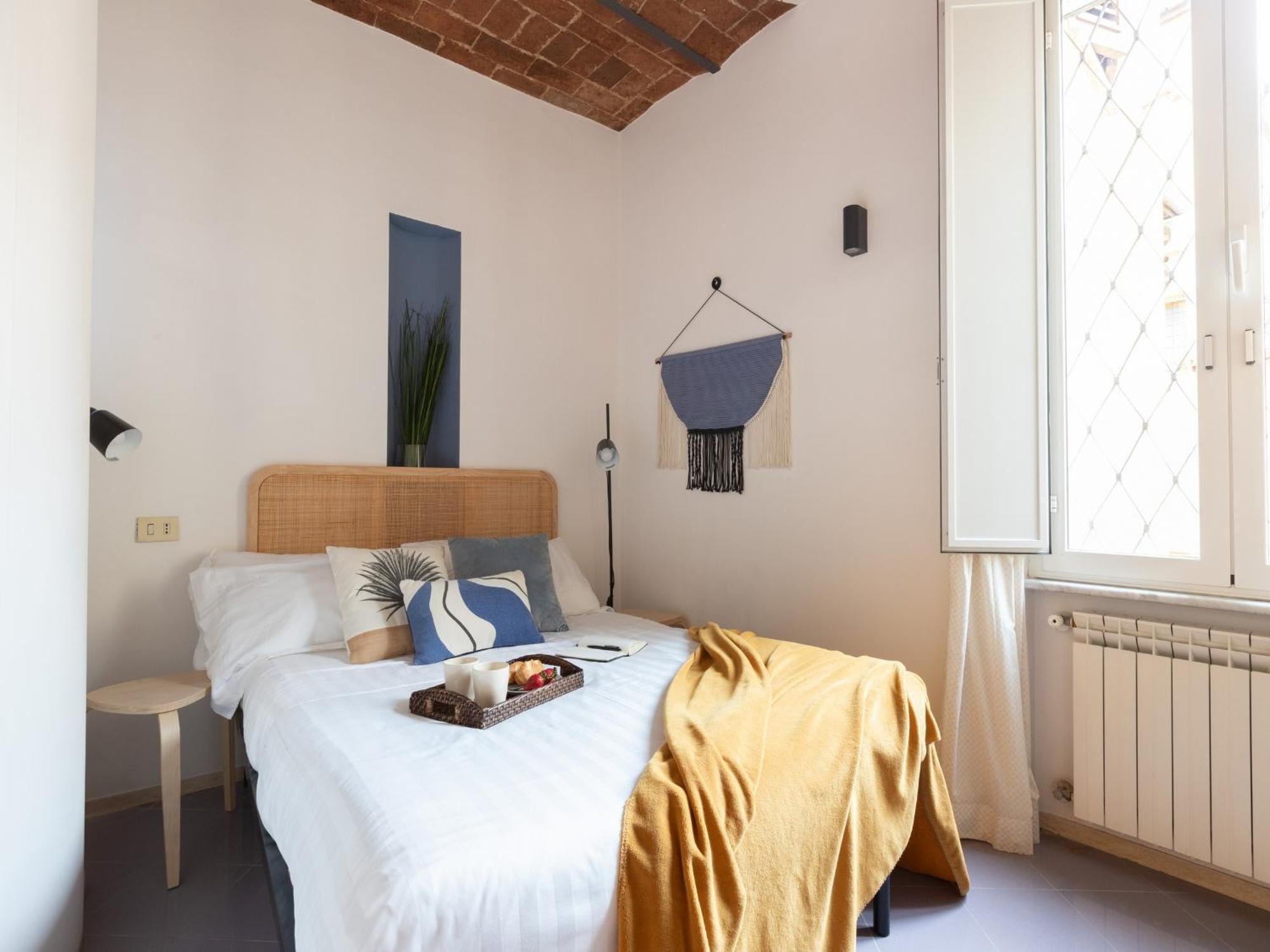 The Best Rent - Two-Bedroom Apartment With Terrace Near Trevi Fountain Рим Екстер'єр фото
